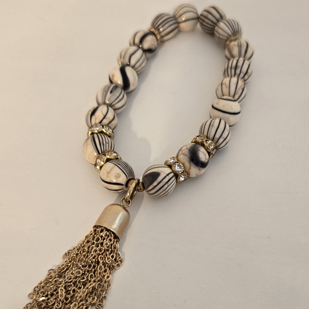 Elegant Gold and Cream Beaded Bracelet